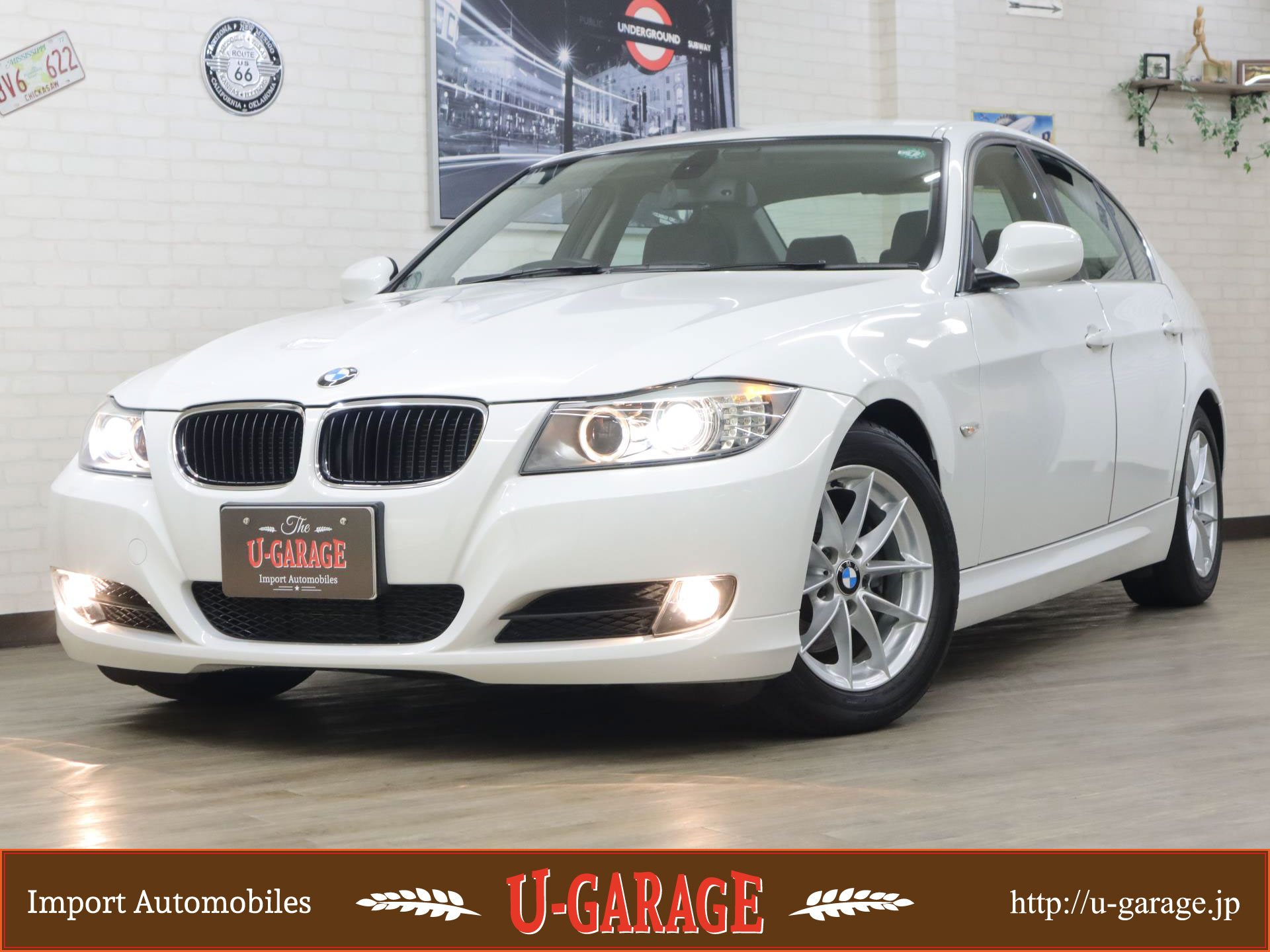 BMW 320i Hi-line, Leather seat, One owner, Electronic power steering, Rear view camera, 13,400miles, White, 2011y