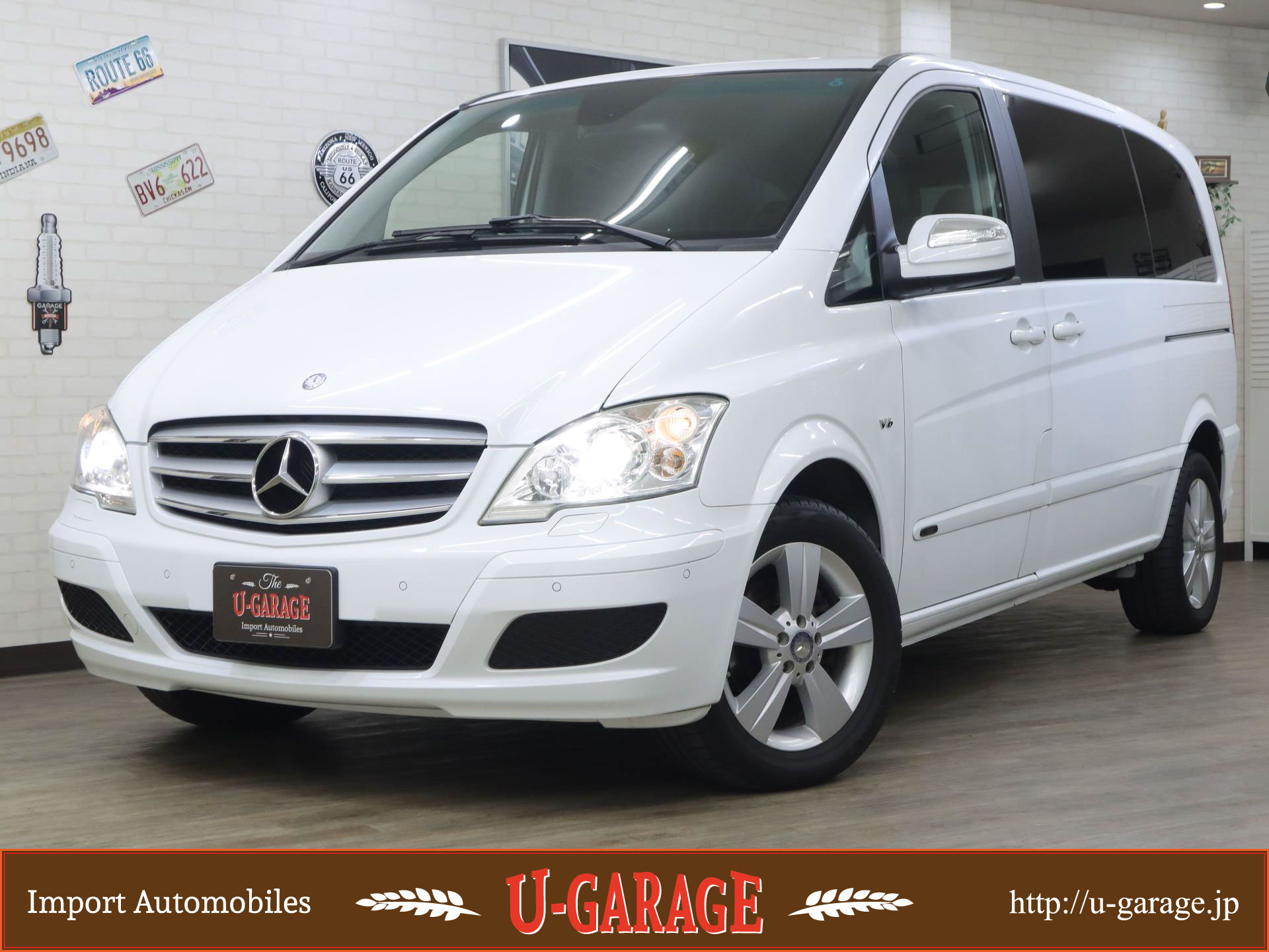 MB V350 Trend, Half-Leather, Navi, Rear View Camera, Left and Right Power slide doors, 23,000miles, White, 2012y